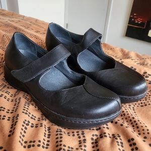 EUC Dansko Annie Black Leather Mary Jane Clogs Shoes EU 41